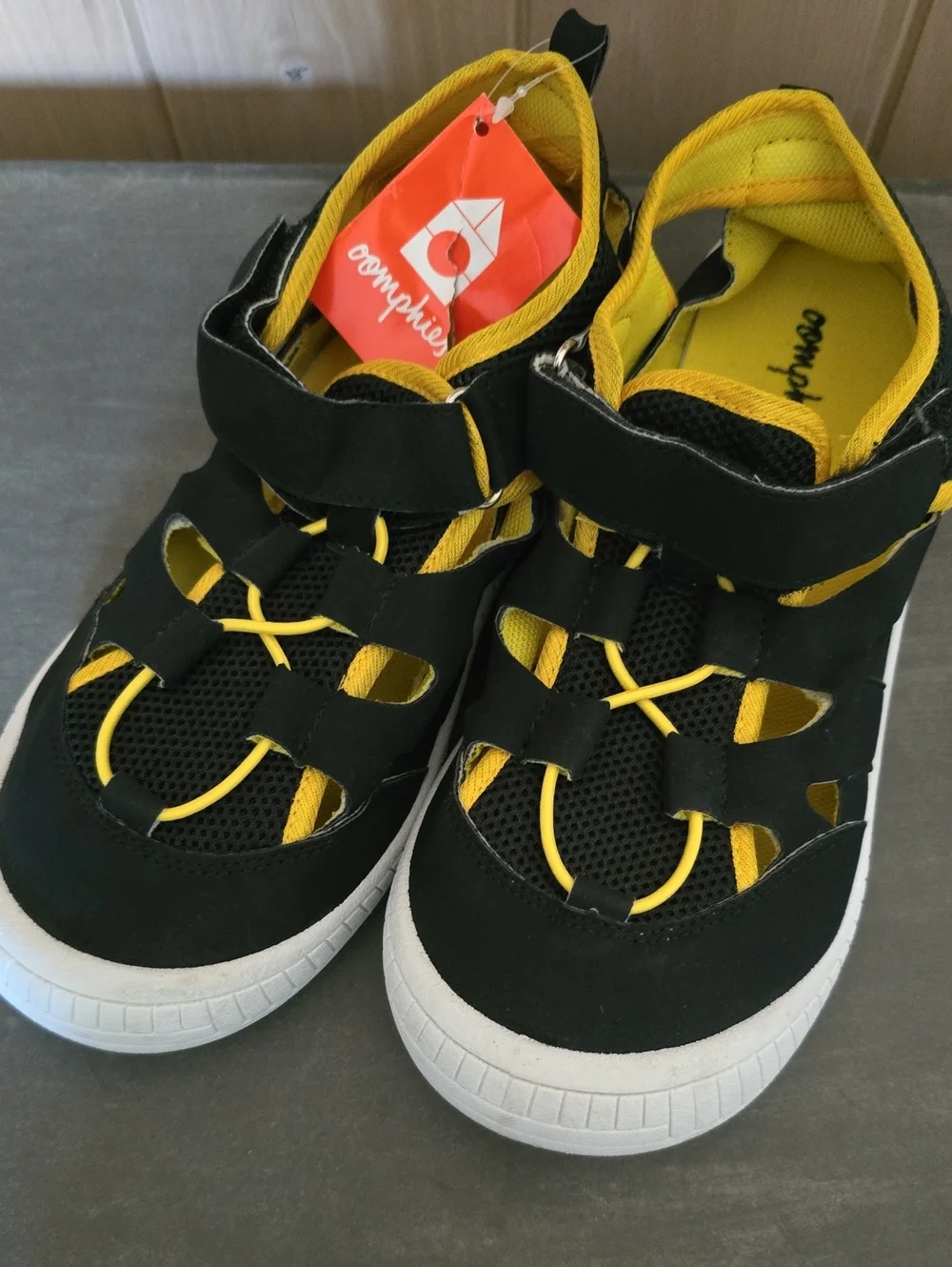 Oomphies Kids Water Sandals